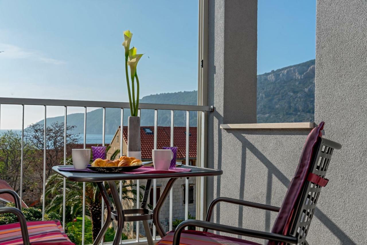 Villa Kala Комижа Экстерьер фото