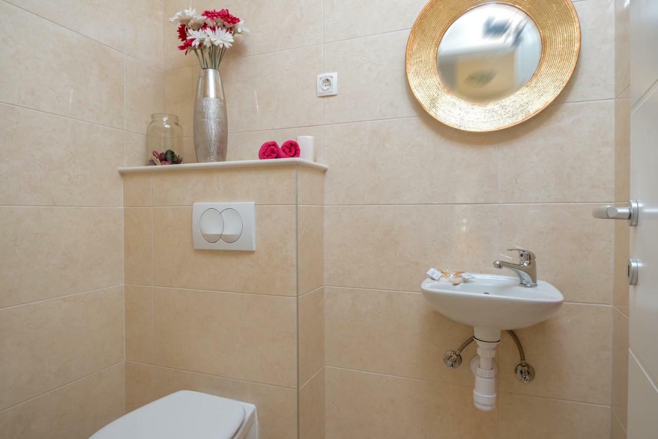 Villa Kala Комижа Экстерьер фото