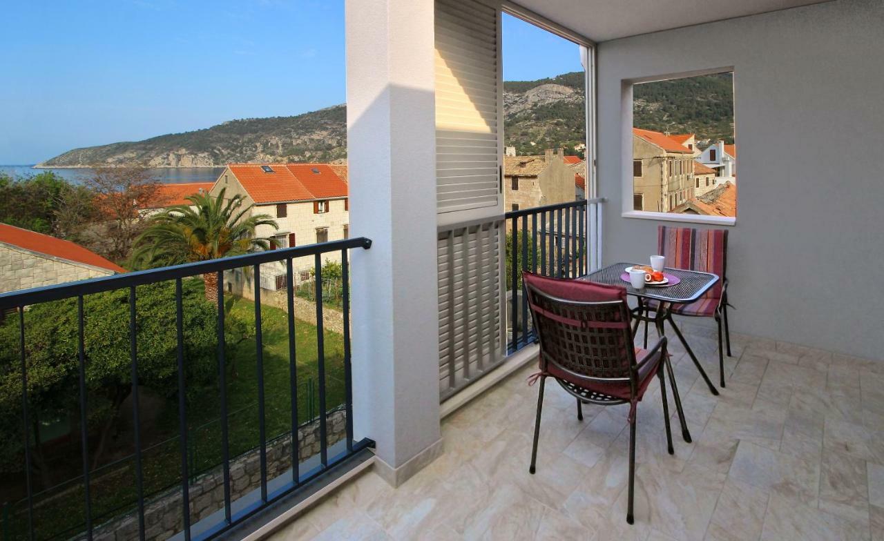 Villa Kala Комижа Экстерьер фото